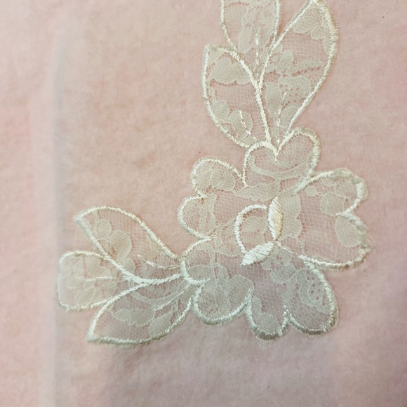Quiltex Vintage Soft Pink Blanket with Floral Embroidery NEW